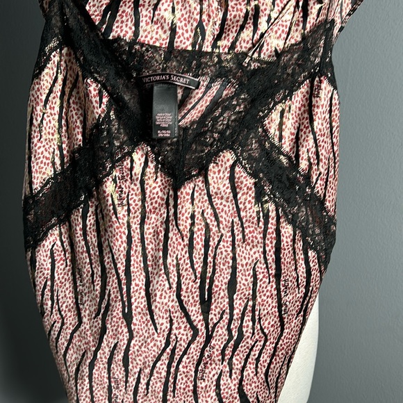 Victoria’s Secret Sleep Set Camo Top and Bottom size XL- like new - Picture 9 of 12